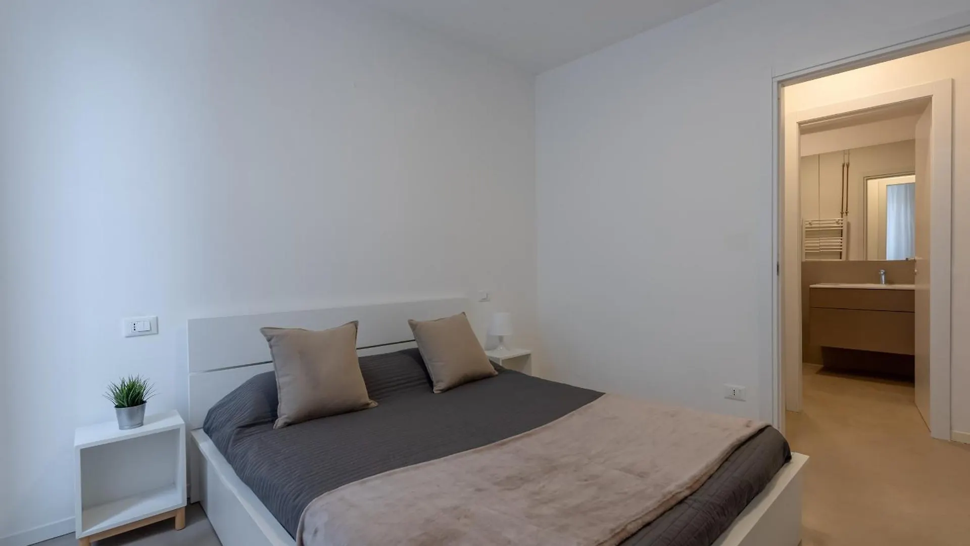 Residence Orti Apartments By Wonderful Italy Salo Italy